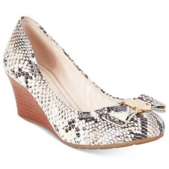 cole haan women's tali grand bow wedge pump